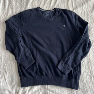 Men’s navy v neck crew sweater